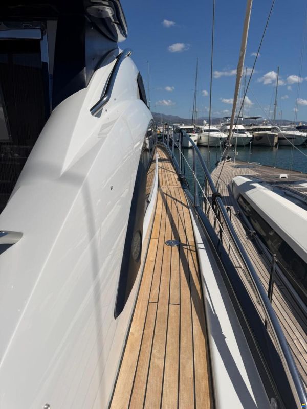 Sunseeker Predator 62