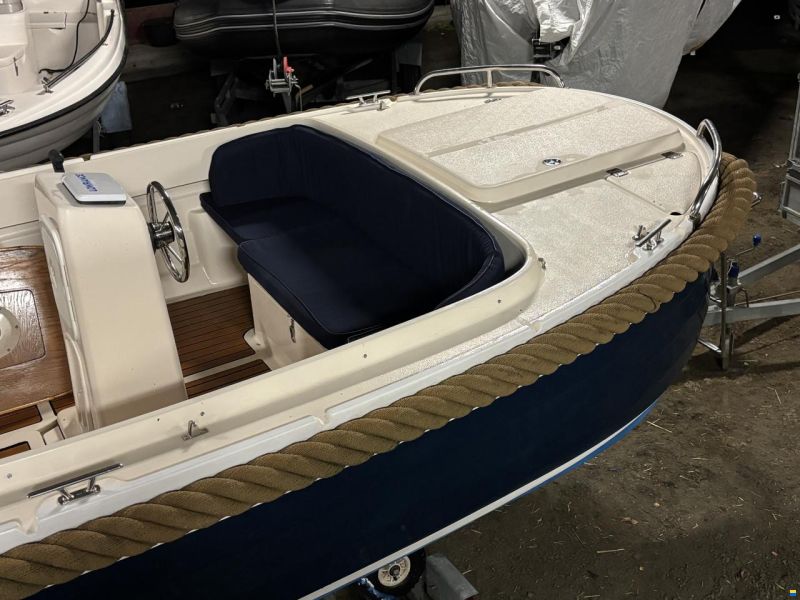 Crescent Allure 21