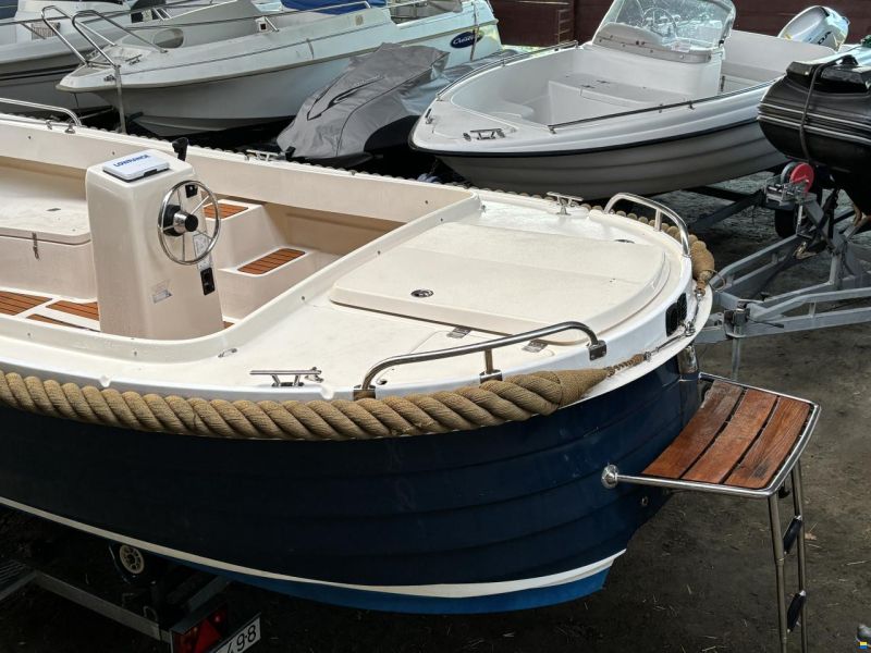 Crescent Allure 21