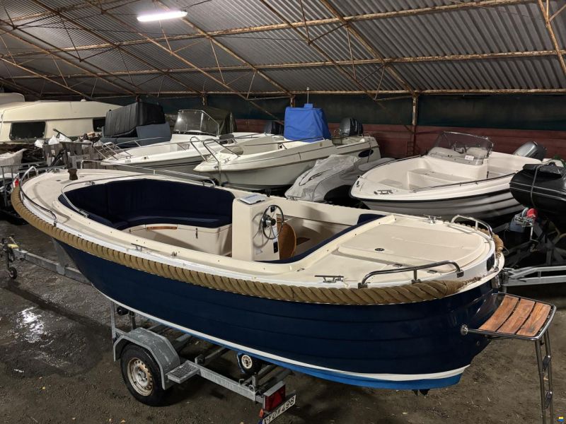 Crescent Allure 21