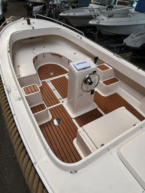 Crescent Allure 21