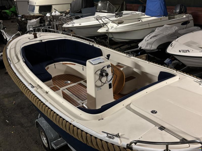 Crescent Allure 21