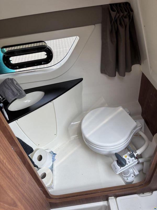 Quicksilver 805 Sundeck