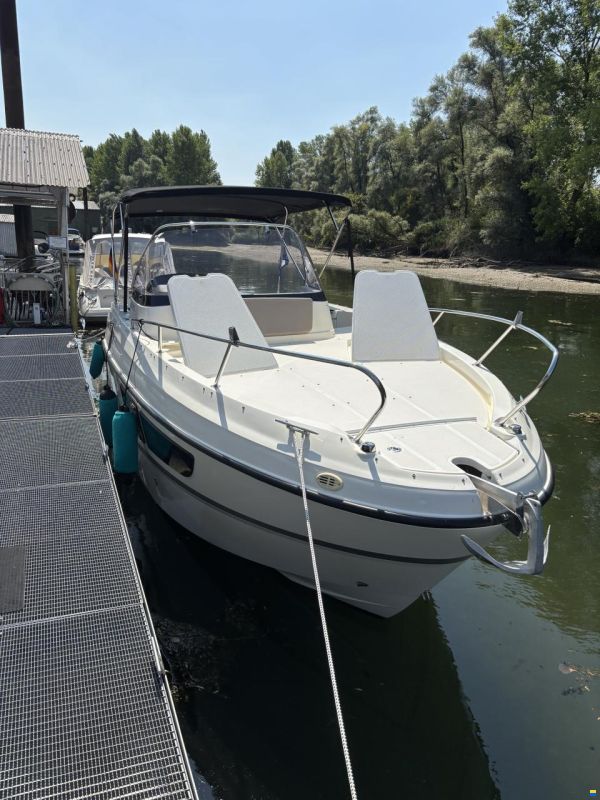 Quicksilver 805 Sundeck
