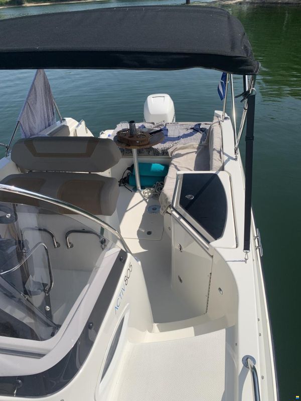 Quicksilver 805 Sundeck