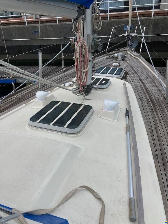 Hallberg-Rassy HR 352