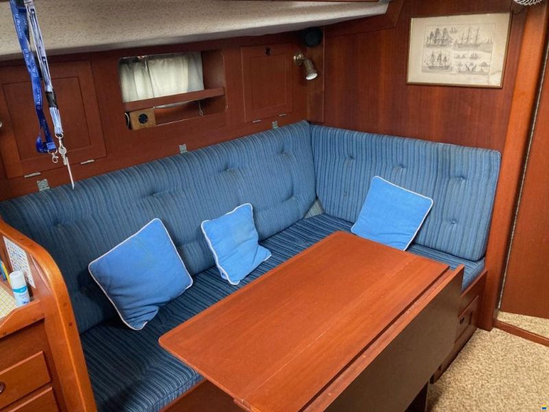 Hallberg-Rassy HR 352