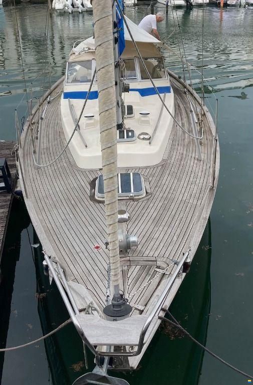 Hallberg-Rassy HR 352