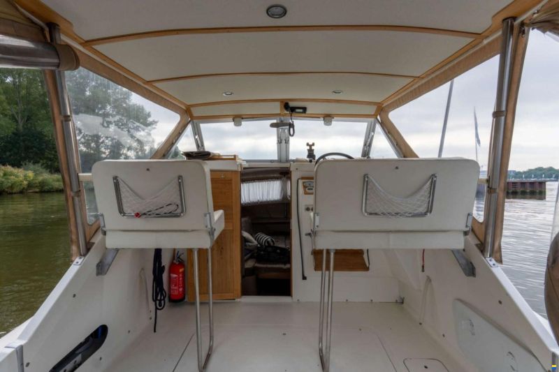 Bertram 25 Express Cruiser