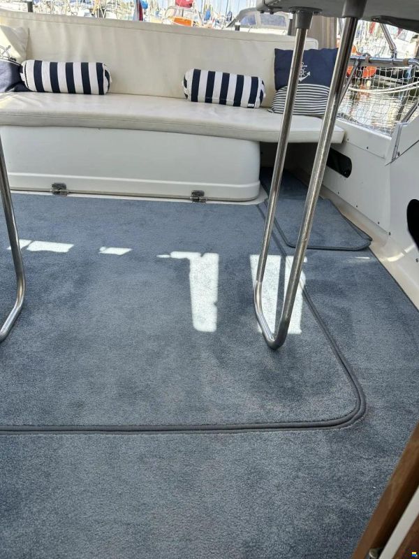 Bertram 25 Express Cruiser
