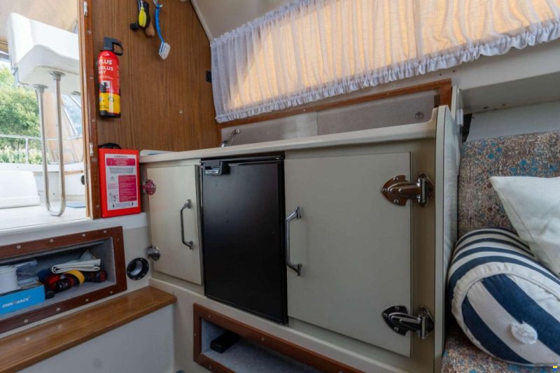 Bertram 25 Express Cruiser