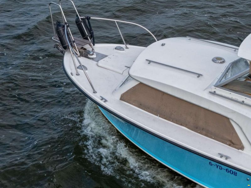 Bertram 25 Express Cruiser