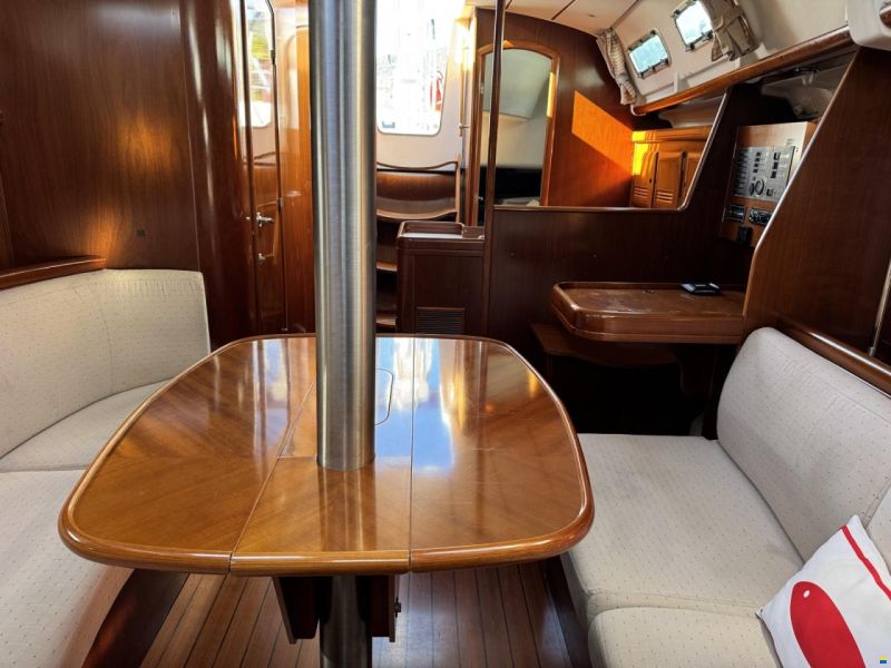 Beneteau Oceanis 373
