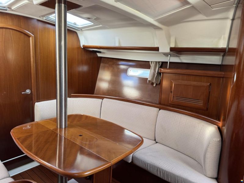 Beneteau Oceanis 373