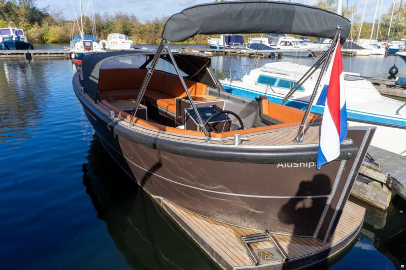 Aluship E-sloep 700