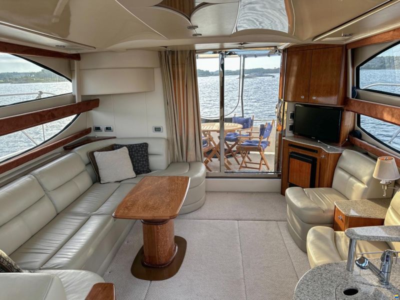Meridian Yachts 391 Sedan