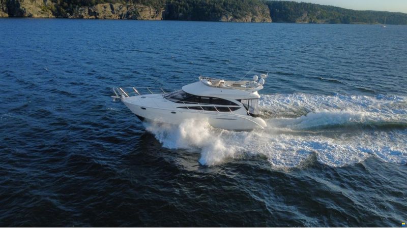Meridian Yachts 391 Sedan