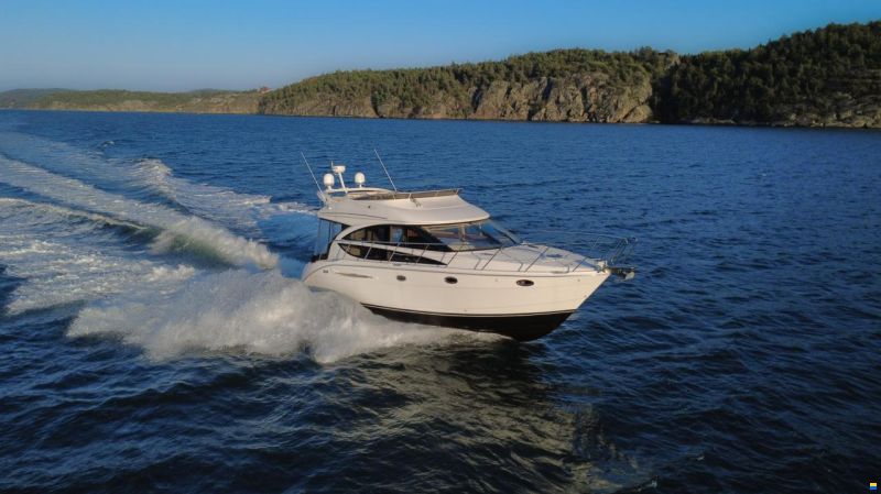 Meridian Yachts 391 Sedan