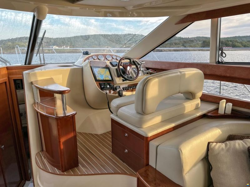 Meridian Yachts 391 Sedan