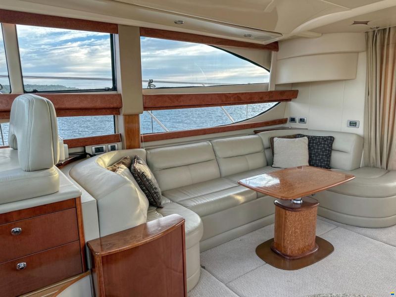Meridian Yachts 391 Sedan