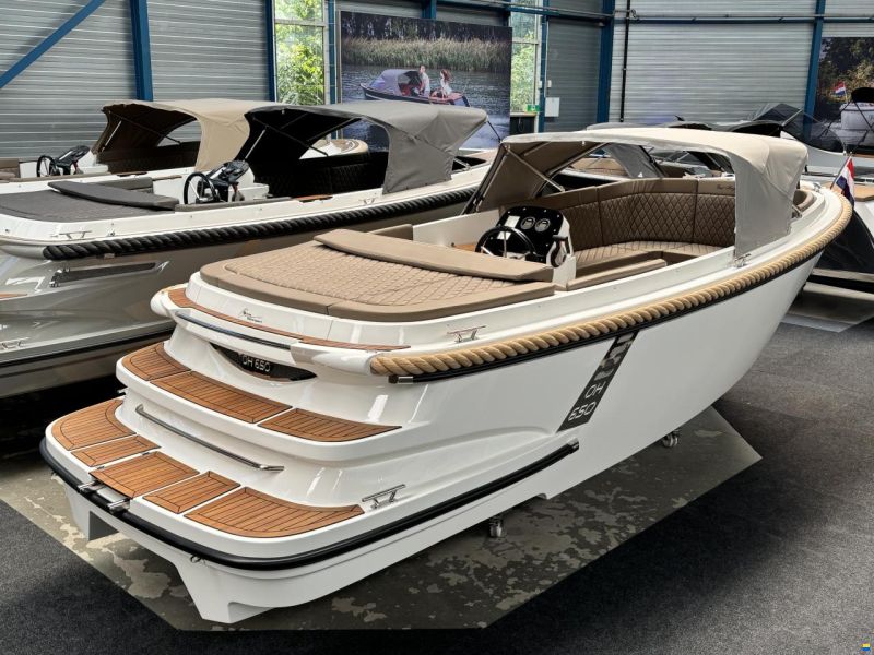 Oud Huijzer 650 Tender