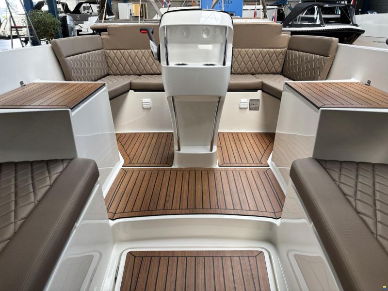 Oud Huijzer 650 Tender