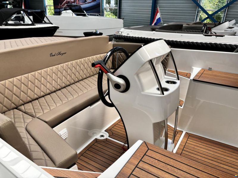 Oud Huijzer 650 Tender