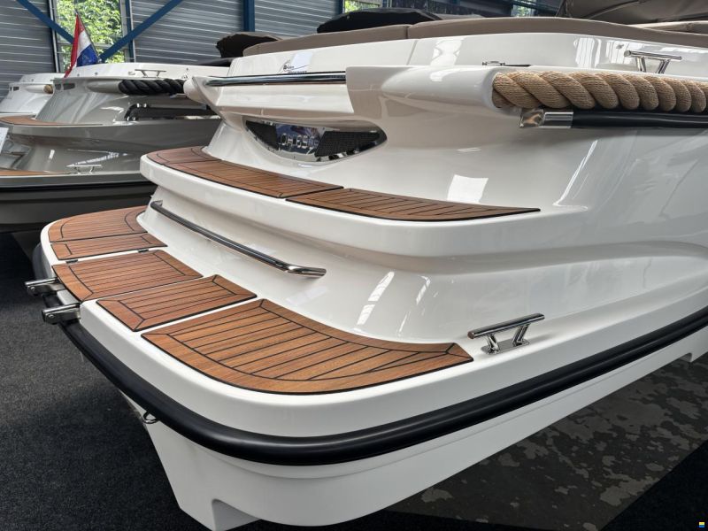 Oud Huijzer 650 Tender