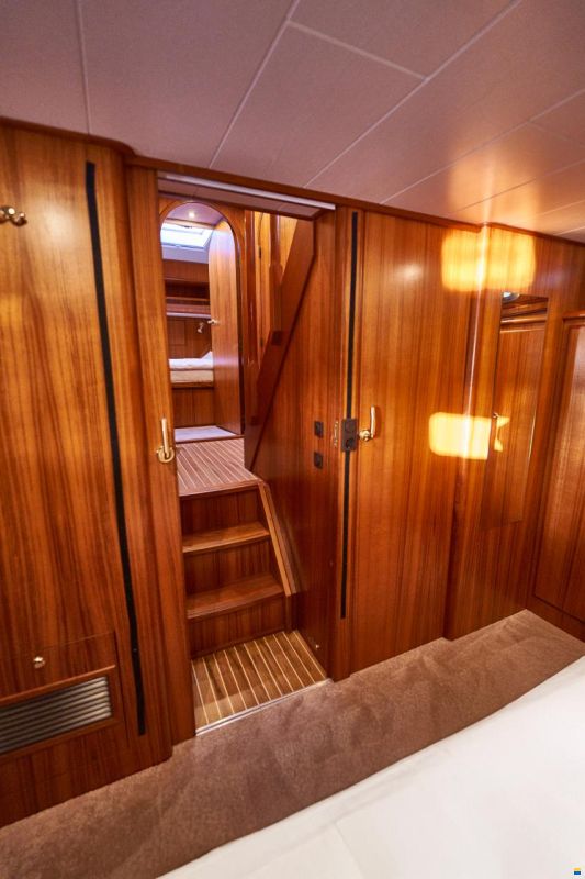 Alm Almtrawler 1600AD