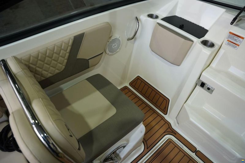 Bayliner VR 6 CUDDY