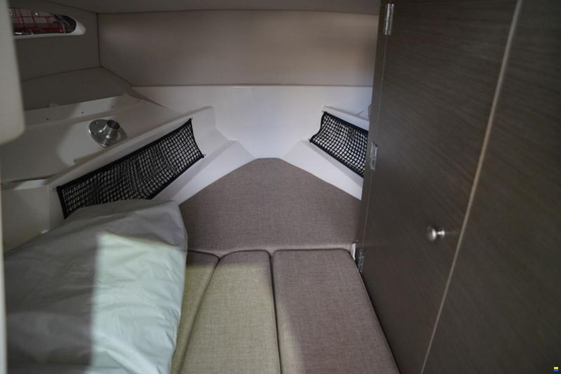 Bayliner VR 6 CUDDY