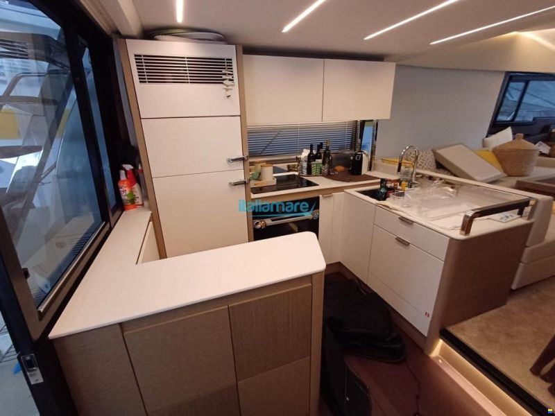 Prestige 590 F