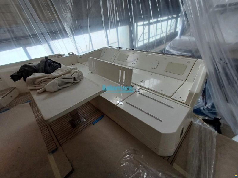 Prestige 590 F