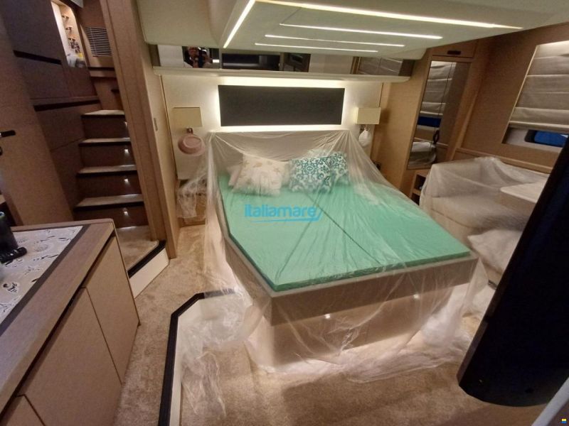 Prestige 590 F