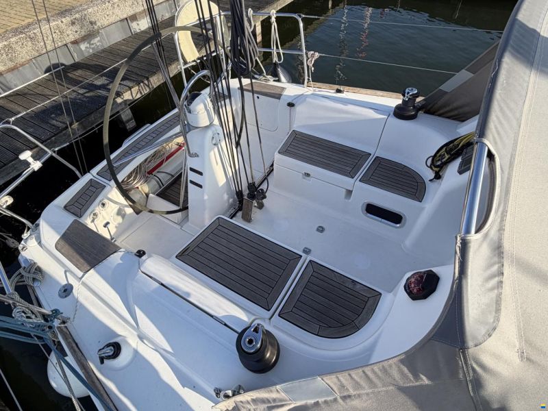 Dufour 34 Performance