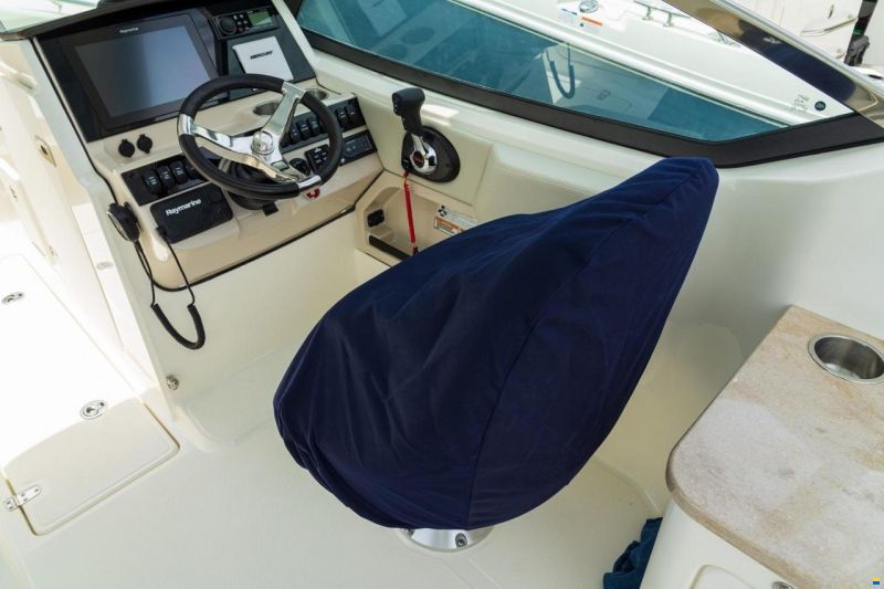 Boston Whaler 240 Vantage