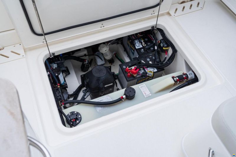 Boston Whaler 240 Vantage