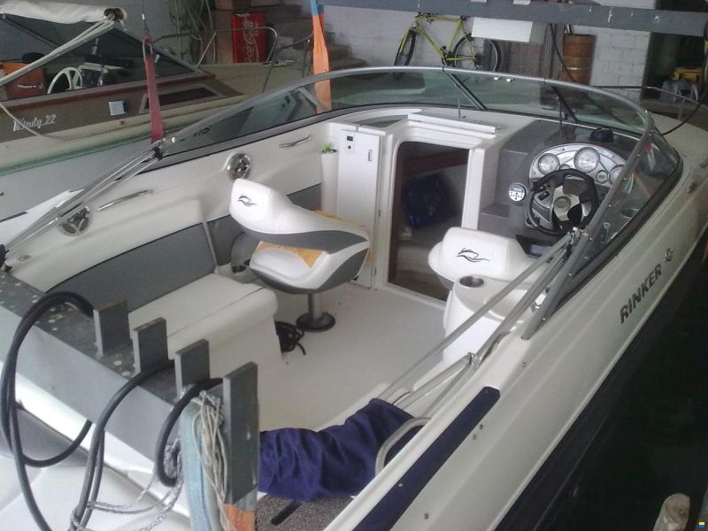 Rinker Captiva 246cc