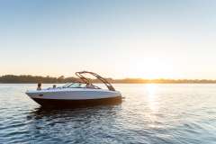 Regal LS2 Bowrider