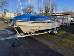 J2J Service 525 Deck boat