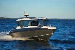 Buster Magnum Cabin Pilothouse