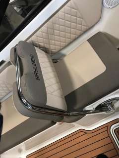 Bayliner VR6 Cuddy Cabin
