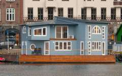 Grey Floating House Houseboat Wohnboot
