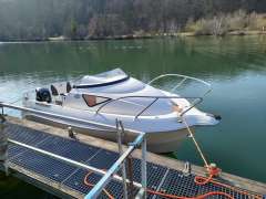 Quicksilver 460 cabin