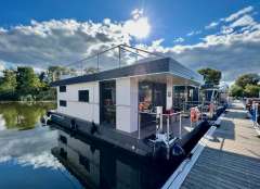 12m Ferientraum auf dem Wasser