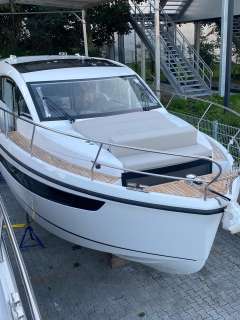 Sealine C330