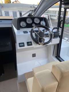 Sealine C330