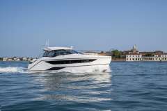 Bavaria SR35 HT Iate a motor