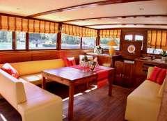 30m charmantes Wohnschiff mit Pool