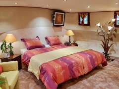 30m charmantes Wohnschiff mit Pool